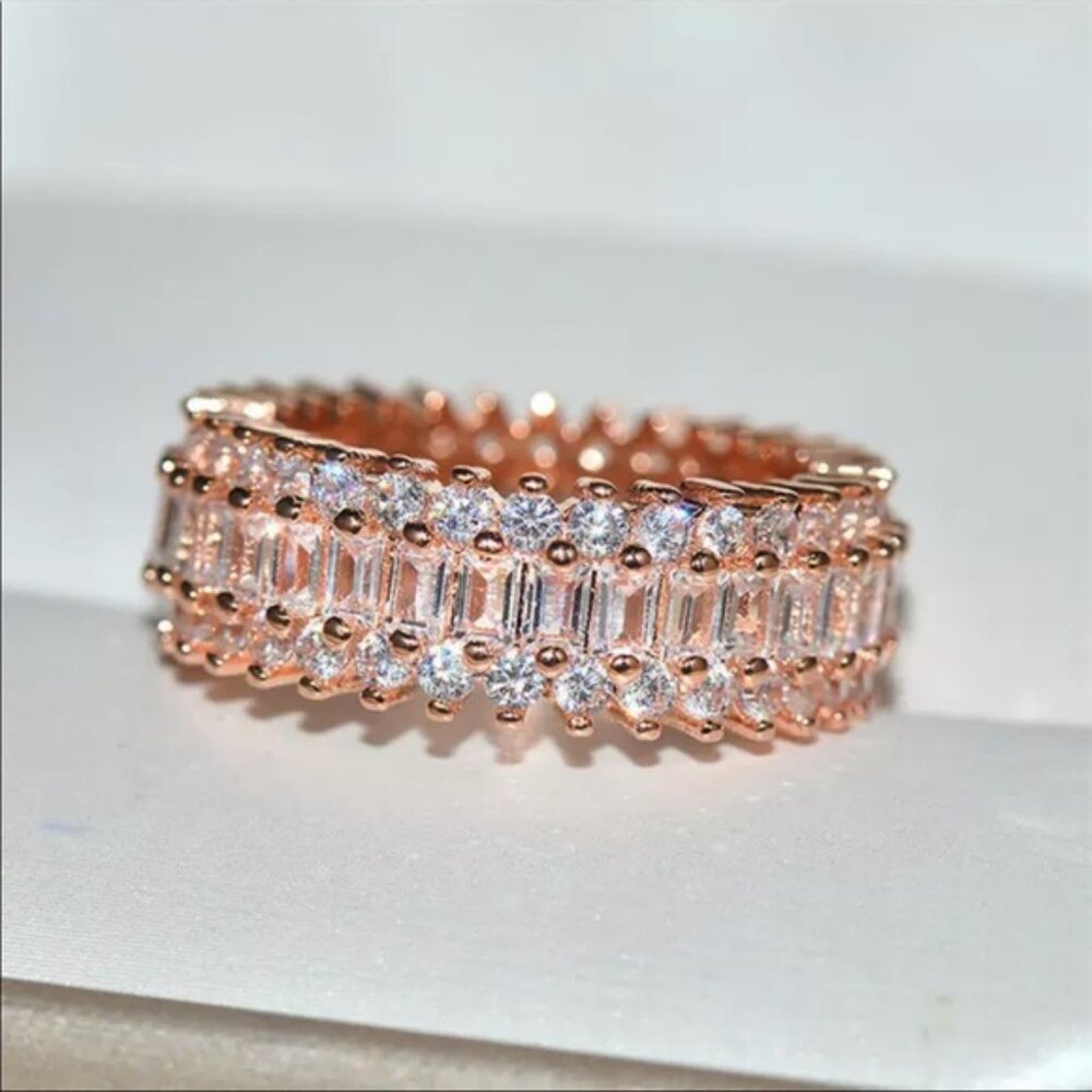 NEW 18K ROSE GOLD DIAMOND RING - Picture 3 of 3